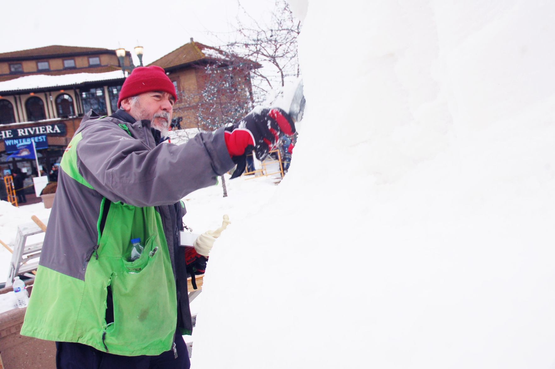 Wisconsin snow sculptor outside Riviera